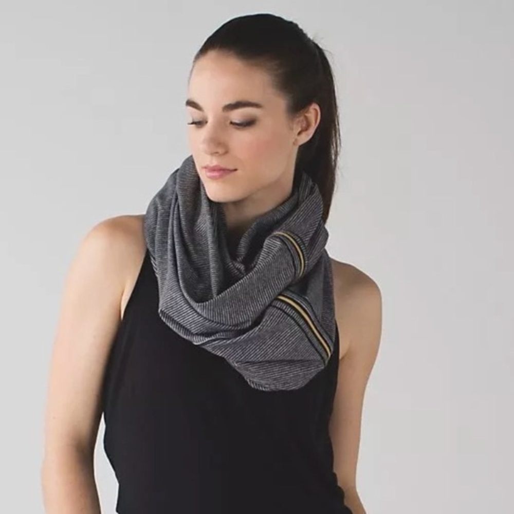Lululemon grey vinyasa scarf
